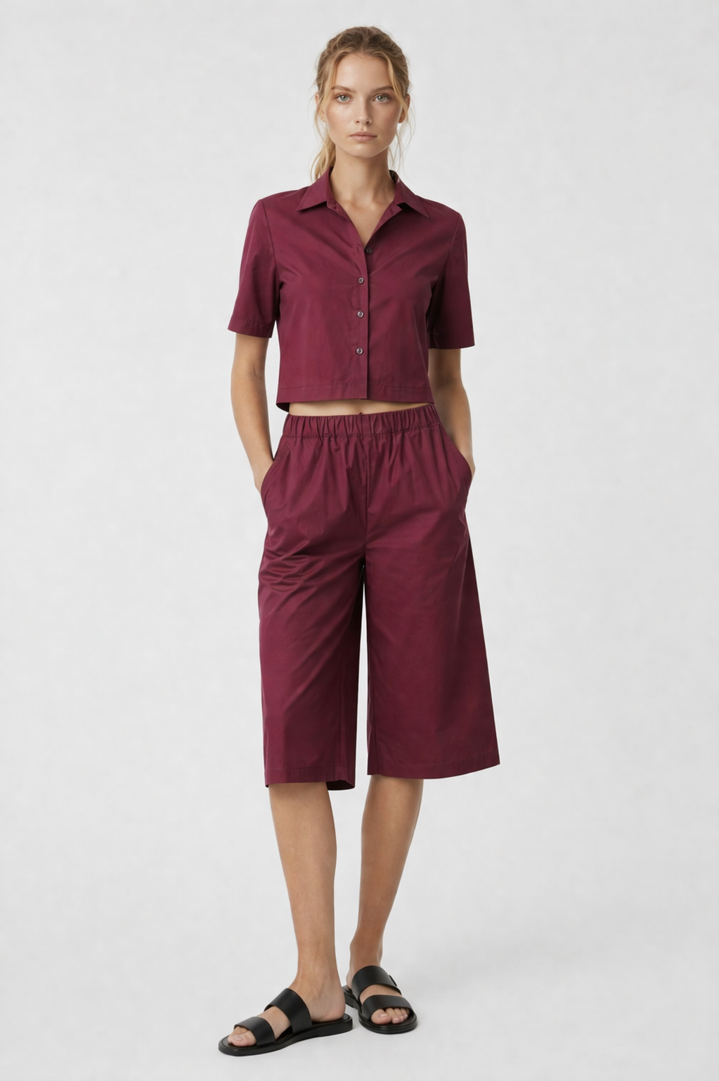 CROPPED BLUSE MIT REVERSKRAGEN
