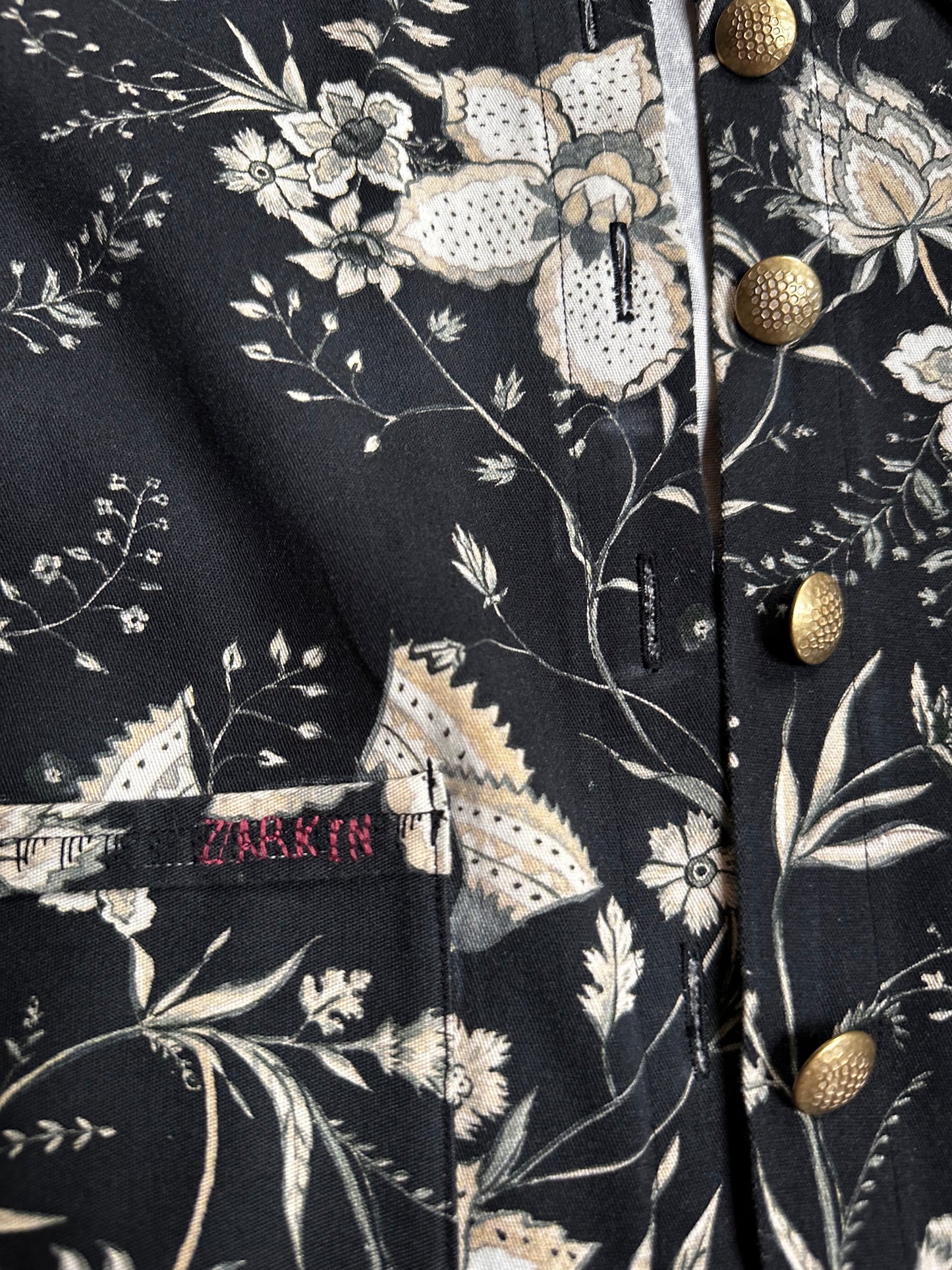 CROPPED JACKE MIT BOTANISCHEM PRINT