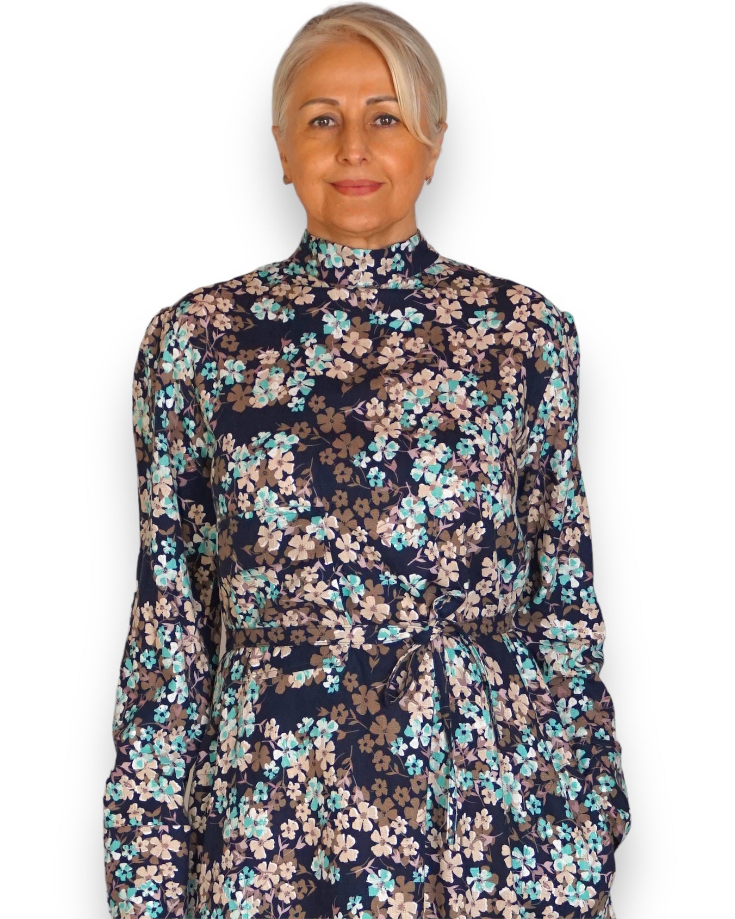 Langes Kleid mit Blumen