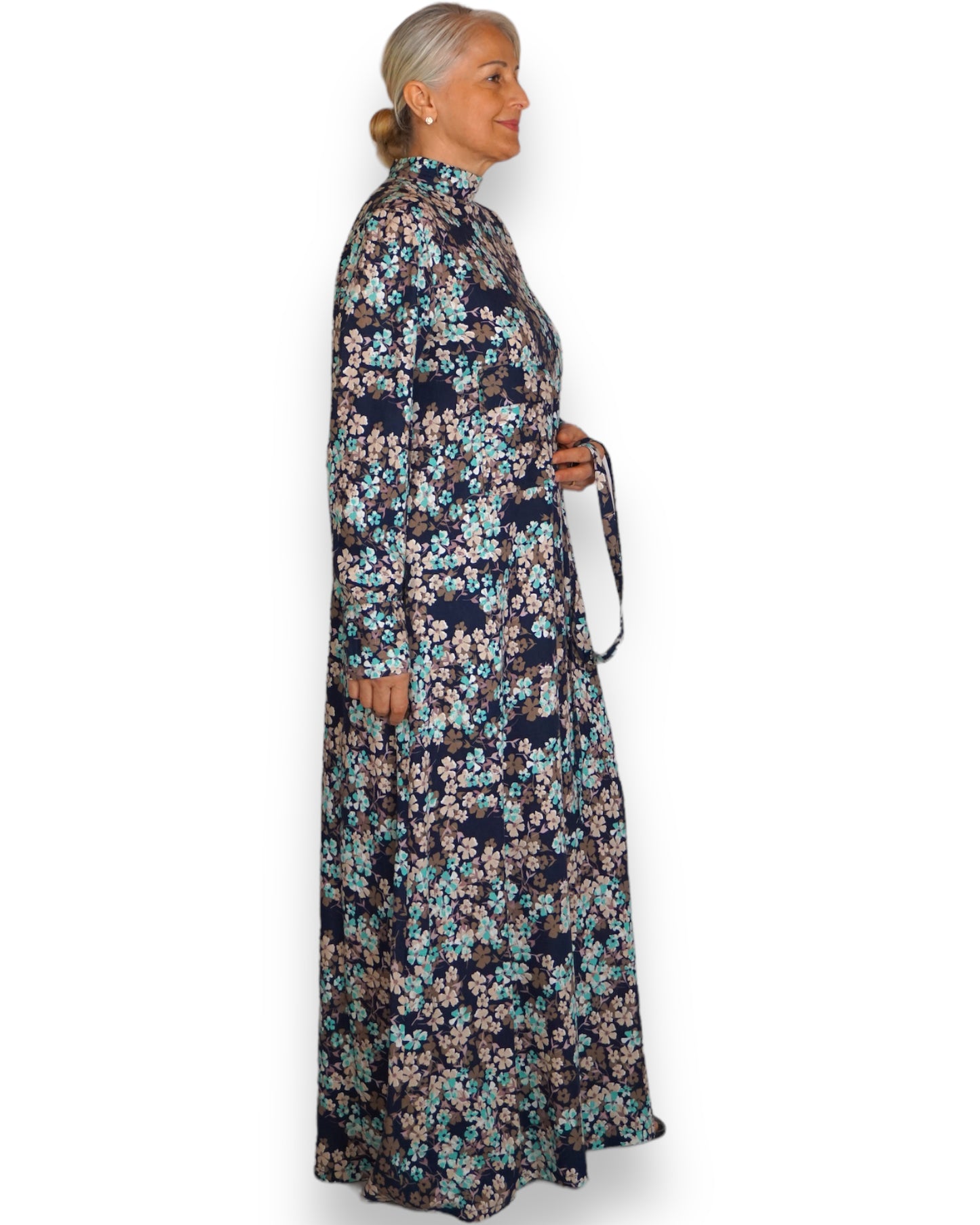 Langes Kleid mit Blumen