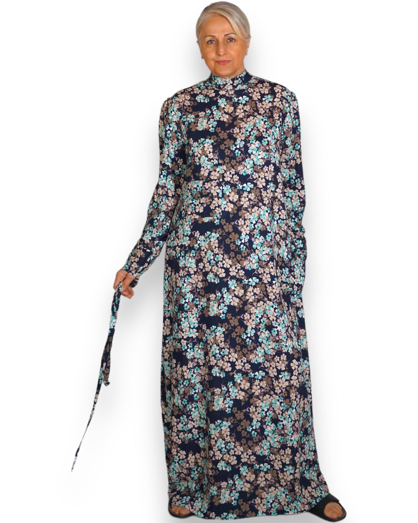 Langes Kleid mit Blumen