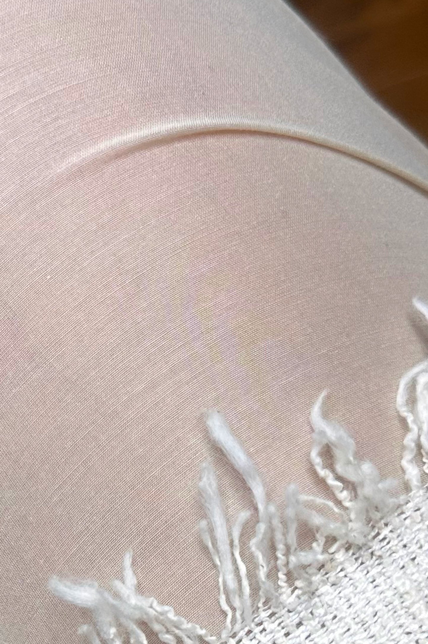FLIESSENDE HOSE MIT ELASTISCHEM BUND